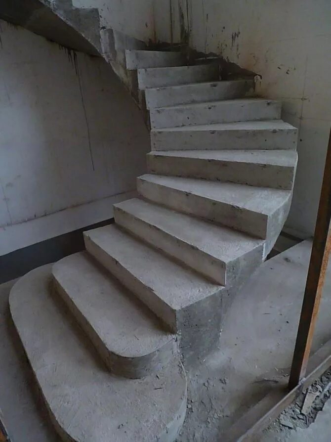 Бетонная лестница второй. Железобетонная лестница. Бетонная лестница. Лестницы бетонные монолитные. Лестница из бетона.