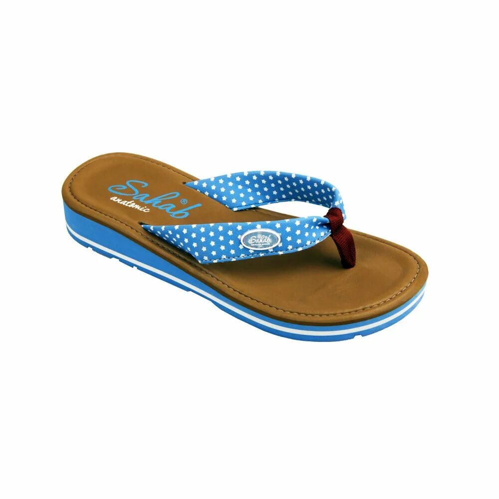 Crocs crocband flip. Женщина в шлепанцах. Пляжные шлепки. Шлепки женские москва. Шлепки женские москва.