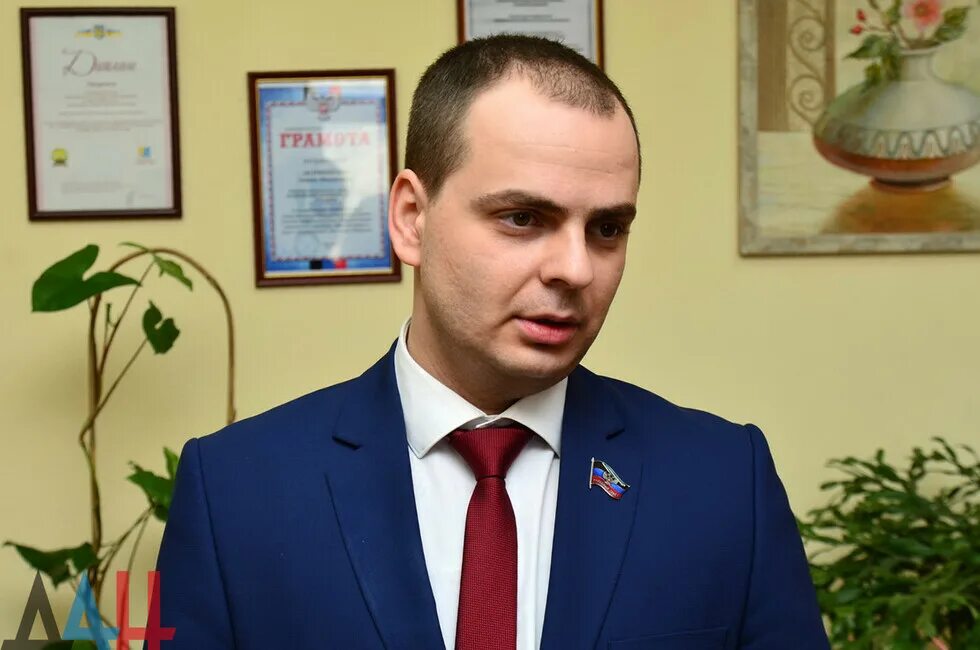 Депутаты днр. Депутат днр. помошники дипутатов днр. гальчук геннадий петрович депутат днр. депутат днр коростов.