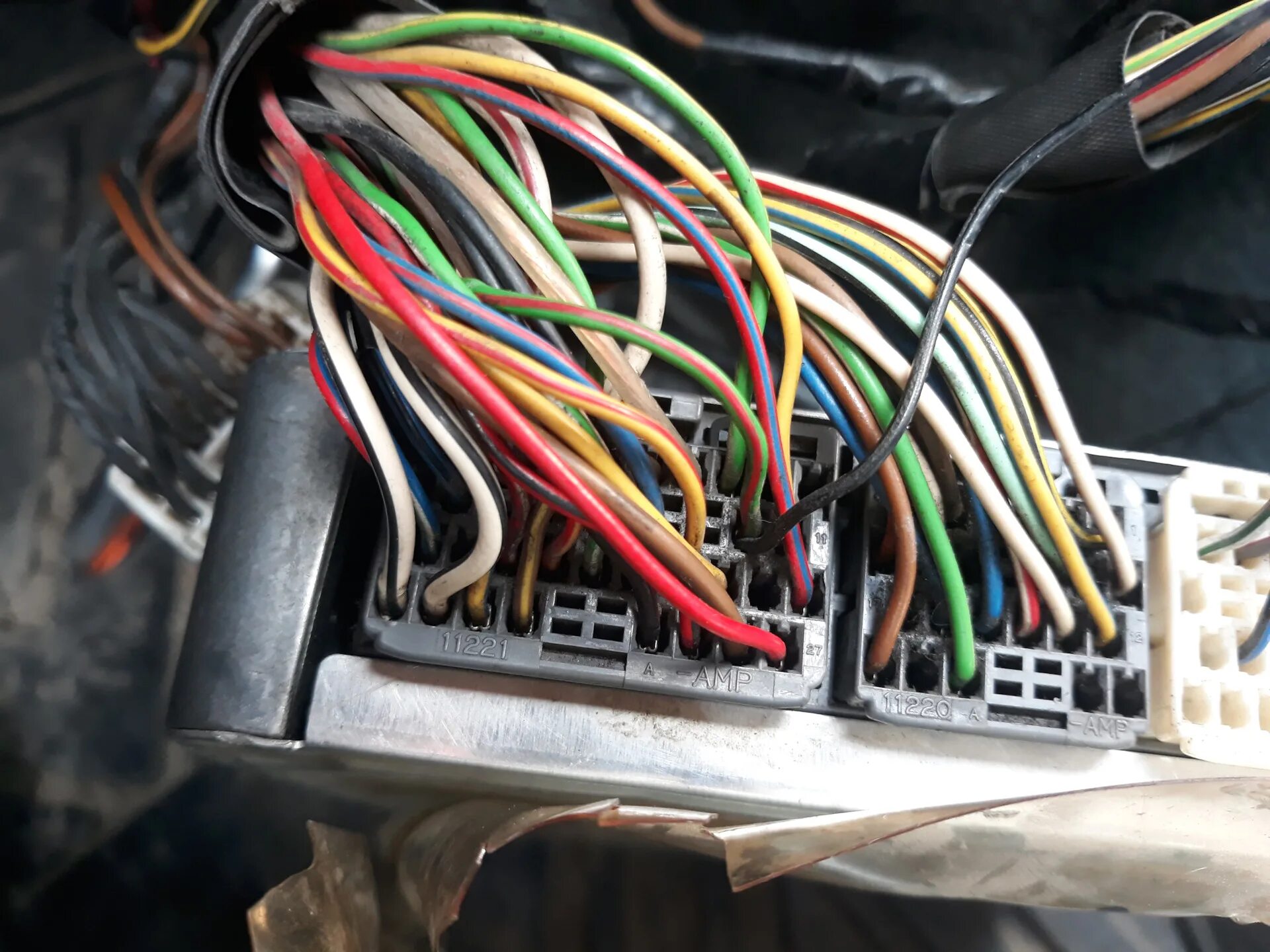 Провода тахометра. Лада гранта 2014г импульсный провод. Бмв е46 провод тахометра. Провод тахометра газель некст. Провод от тахометра микас 7.