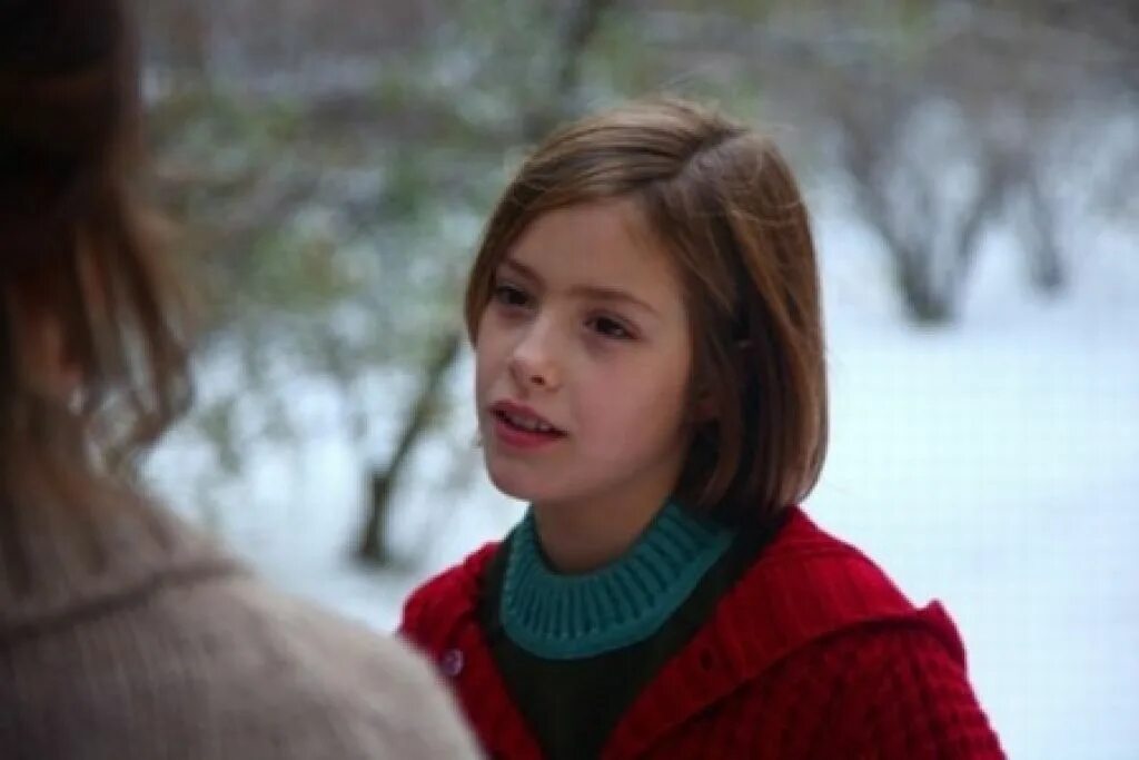 Клаудия вега ева. Про девочку еву. Ева 2018. Ева сериал 2022. Ева искусственный разум фильм.