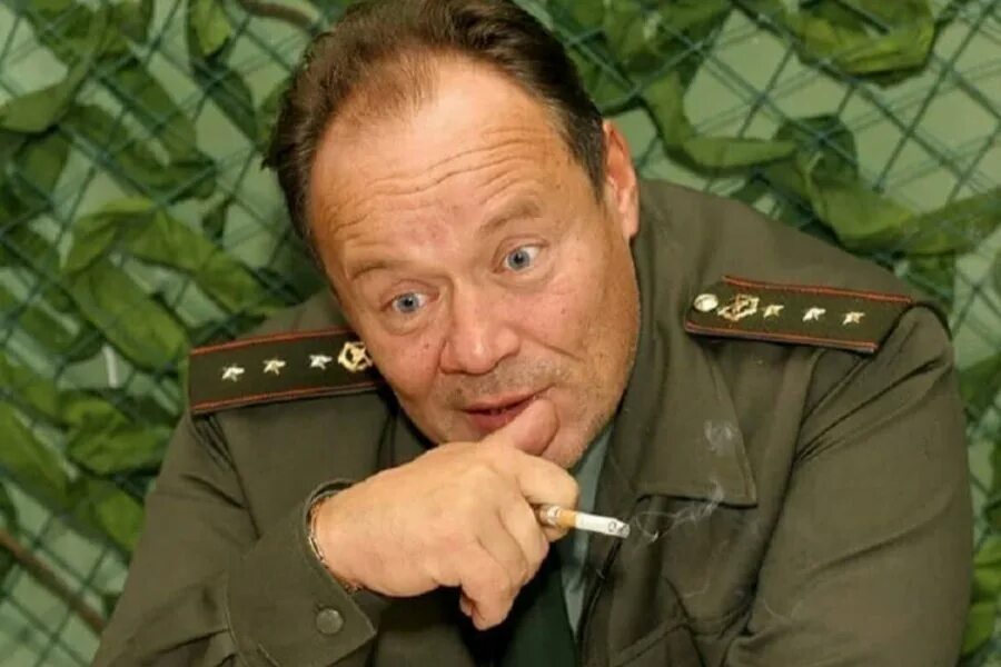 Актер игравший шматко в солдатах. Прапорщик шматко. шматко 2025.
