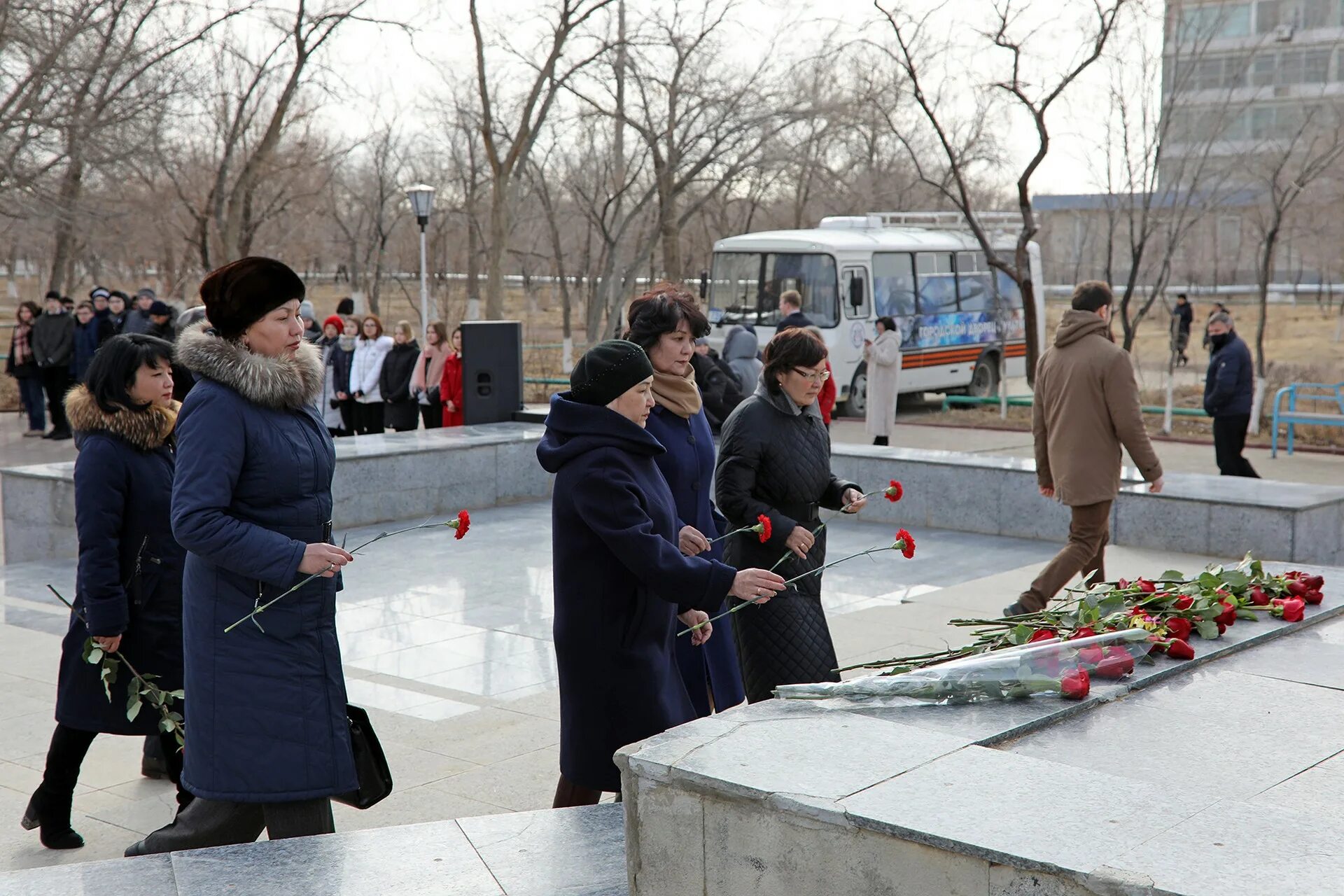 Место посадки гагарина. Вести г. Космонавт летчик испытатель гагарин. С днем города гагарин смоленской области. Новый мемориал леонова в гагарине смоленской области.