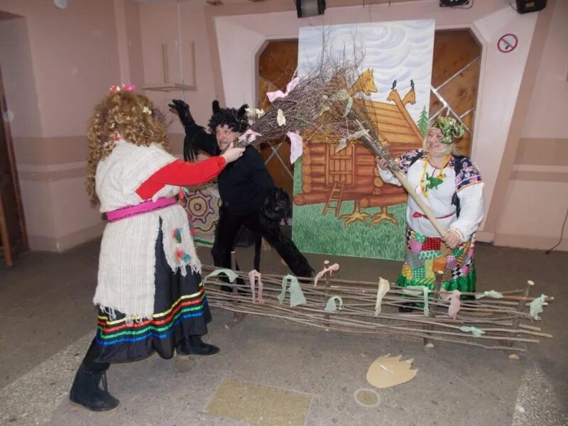 развлечение в доу витаминка. игровая программа в гостях у. афиша театрализованная игровая программа в гостях у домовенка кузи. день домового мероприятие для детей. программа в гостях у сказкиитеатр.