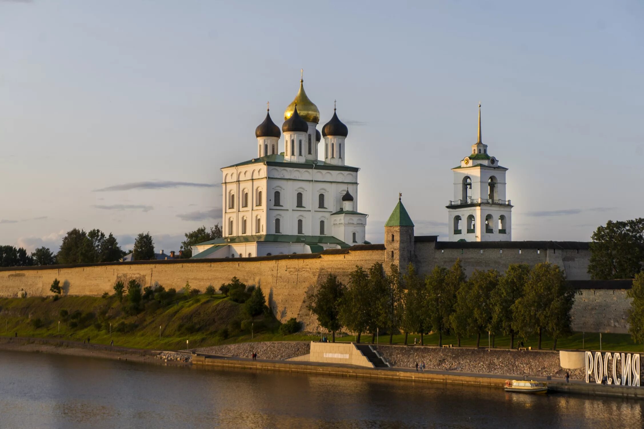 Псков свято троицкий. Храм Святой Троицы Псков.