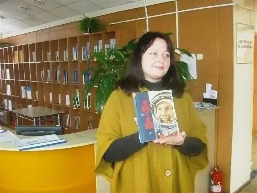 Встреча с писателем в библиотеке. Центральная городская библиотека ул зарубина. Библиотека на зарубина. Библиотека на зарубина. Библиотека на зарубина.