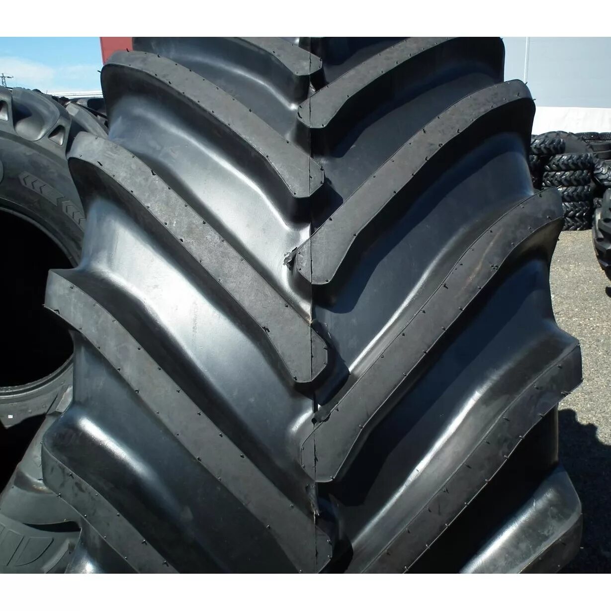 Колесо б т. Шина 21.3r24 140a6 Voltyre Agro Dr-108 с/к. Dr-108 Voltyre Agro 21,3r24 140a6 ТТС/К (Волтайр). 21,3r24 Voltyre Heavy Dr-108 160а8 - шина д/фронтальных погрузчиков. Шина 21.3-24 (530-610) 16pr Rosava ИЯВ-79 С/К.