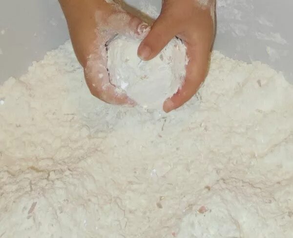 как сделать снег дома своими руками. имитация снега для поделок своими руками. поделки с искусственным снегом. снежок искусственный своими руками. как сделать снег дома своими руками.