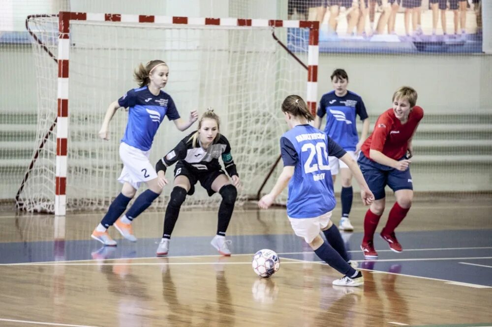 Женский первая лига. Первая лига. Афиша спорт матч. Команда Норманочка u 16 прохождение.