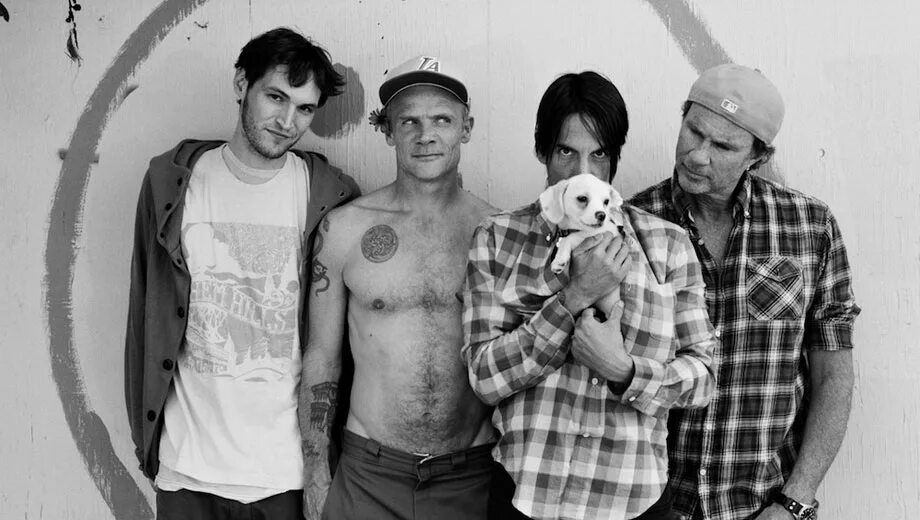 Клипы hot chili peppers. Red hot Chili Peppers 2002. Бай зэ Вэй альбом RHCP. By the way Red hot Chili Peppers. Ред хот Чили пеперс Юба.