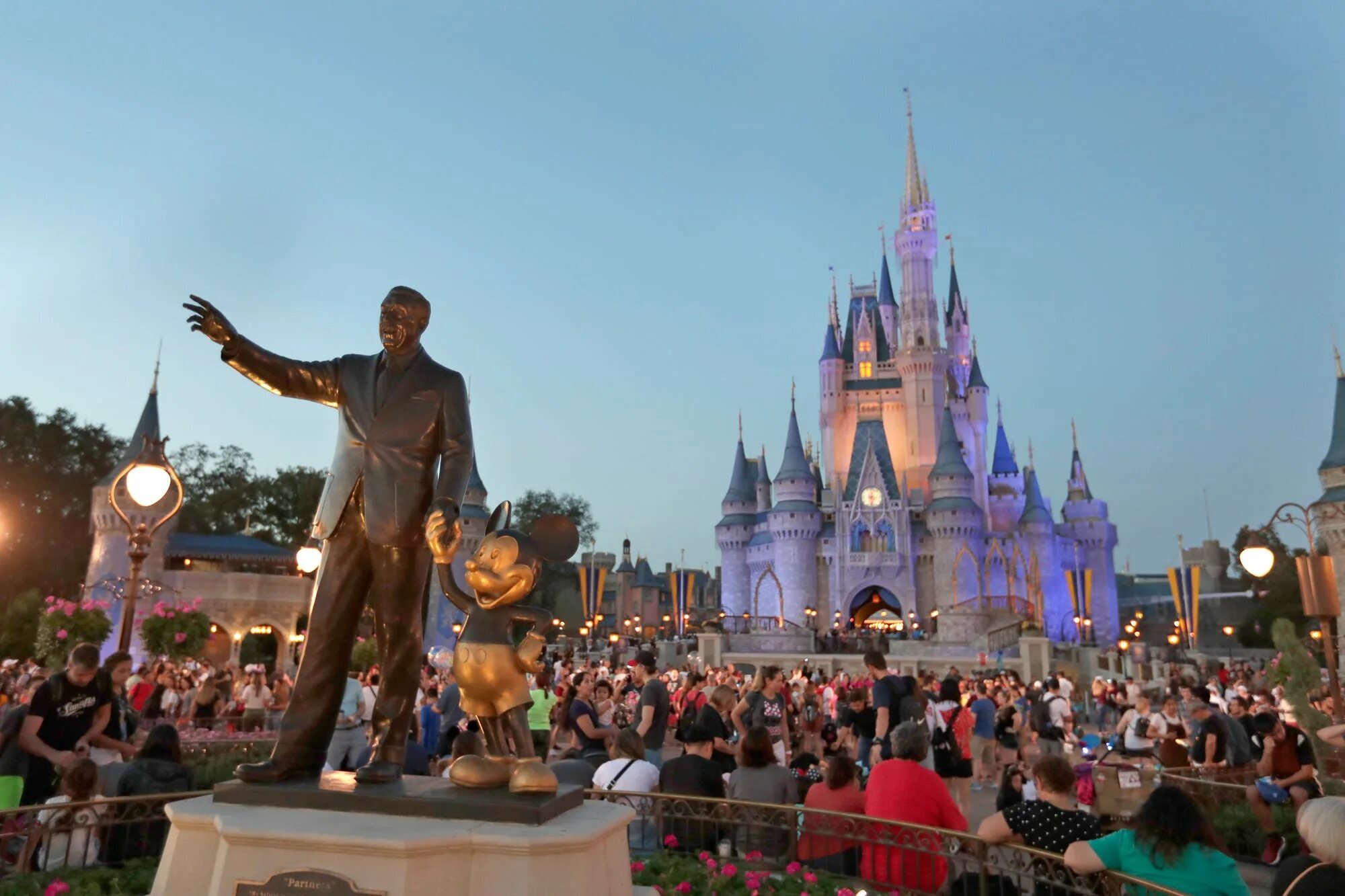 Дисней диснейленд. Уолт Дисней Диснейуорлд. Walt Disney World во Флориде. Парк Уолта Диснея. Парк Уолта Диснея в США.