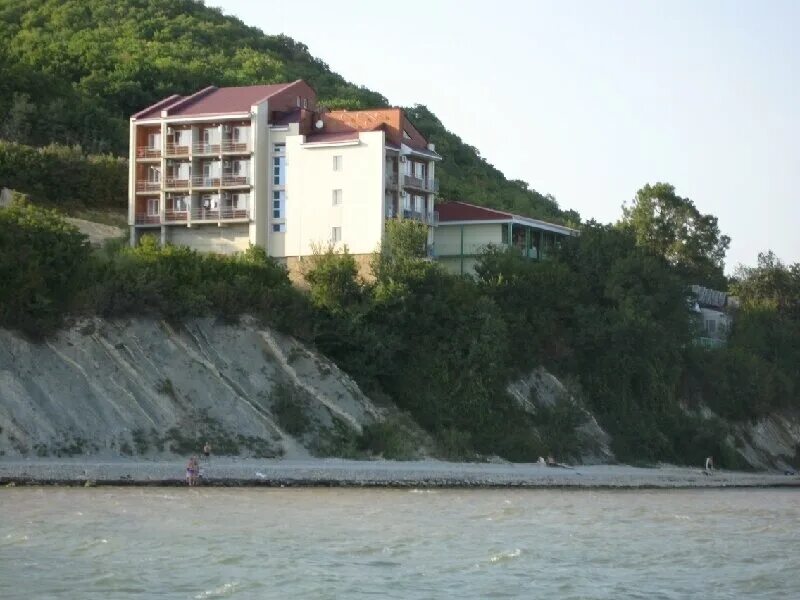 Гостевой двор архипо осиповка улица морская. Фото отель скала архипо- осиповка. Гостиница скала архипо осиповка. Голубой факел архипо-осиповка. Архипо-осиповка 2022.