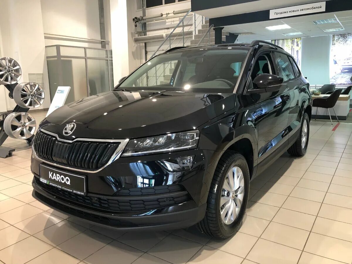 Купить новый шкода карок. Skoda Karoq 2022. Skoda Karoq черный. Skoda Karoq 4x4. Шкода Карок 2022 черный.