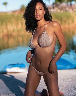 Brookliyn ufc girl