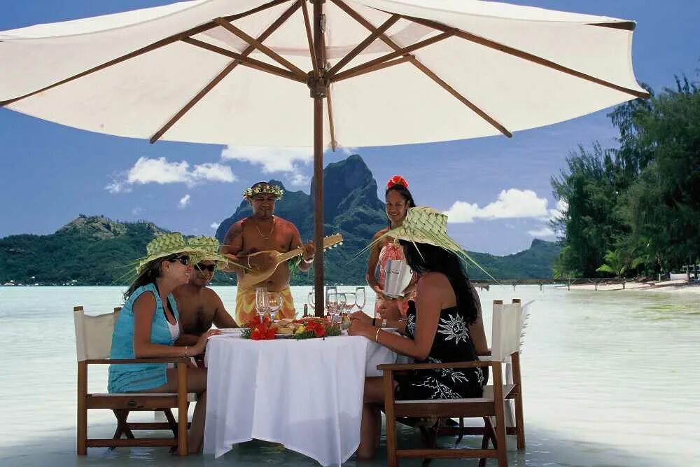 Песня жара на бора бора. Абхазия Бора Бора отель. Bora-Bora Pearl Beach Resort & Spa. Отель "Pearl of grandloo Hotel" пляж. Свадьба на французской Полинезии традиции.