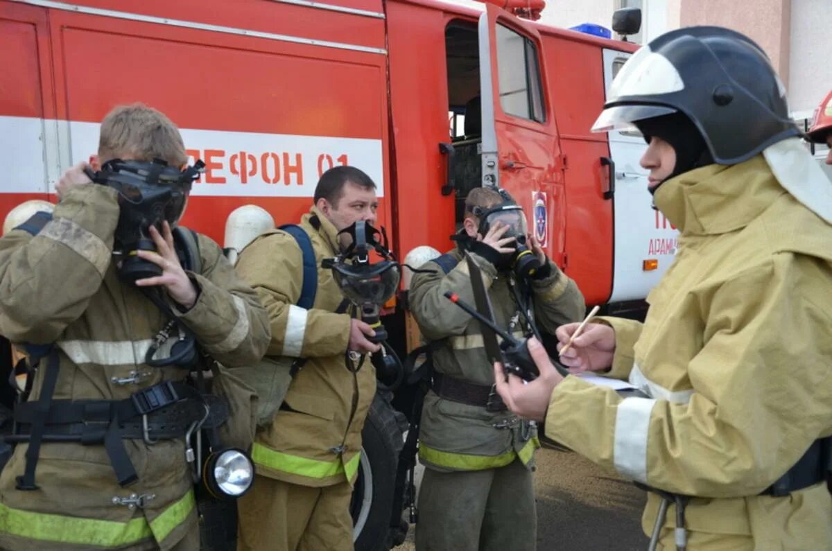 Эвакуация го. Командно-штабные учения МЧС. МЧС при ликвидации ЧС. Пожарные учения на предприятии. Обеспечение безопасности в чрезвычайных ситуациях.