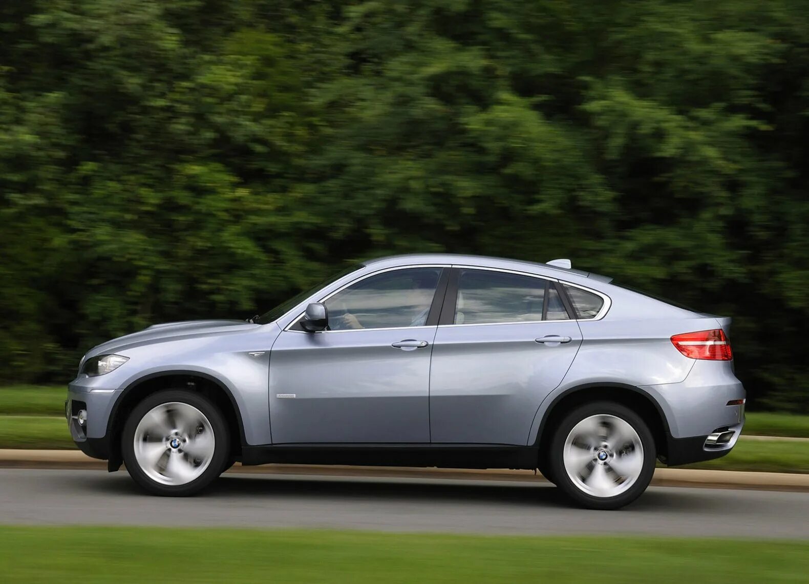 X 6 39 3. BMW x6 2010. BMW x6 лифтбэк. BMW x6 сбоку. BMW x6 Hybrid.