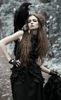 Pin by Lady Emily Saunders on Photo shoot ideas Dark beauty, Gothic beauty,...