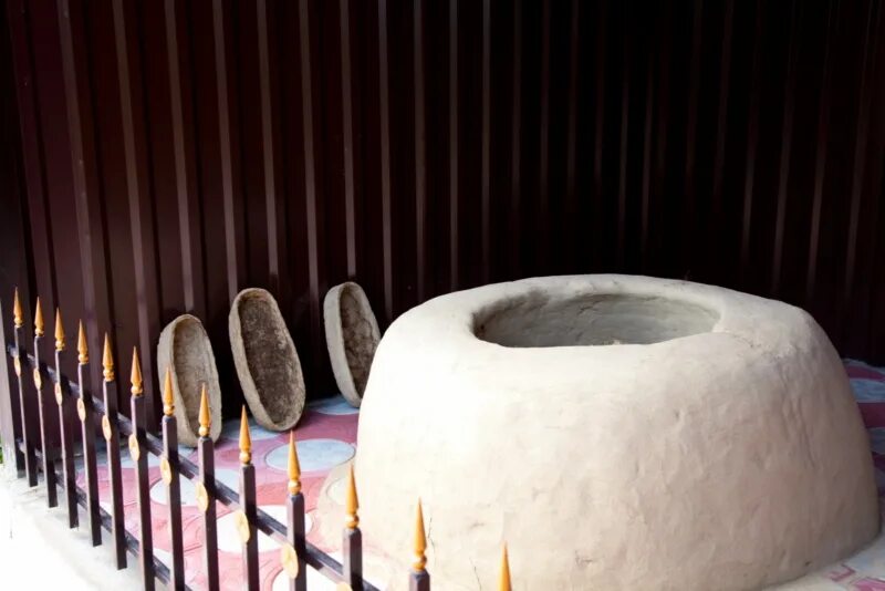 Музей сулейман стальского в его селе. Стальского дома фото. Дом сулеймана стальского. Музей сулеймана стальского. Мемориальный дом-музей с стальского.