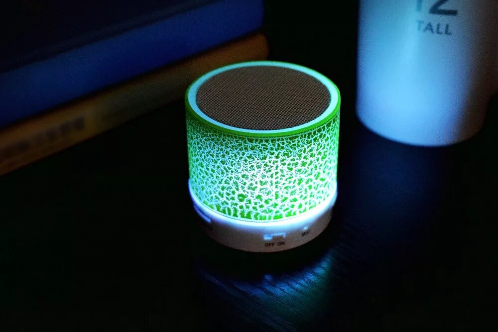 Беспроводная портативная блютуз колонка с подсветкой. Колонка Wireless Speaker RM-s8900 led. Колонки Wireless BT Speaker led-913. Led q3 Star Light блютуз колонка. Маленькая колонка 815 колонка.