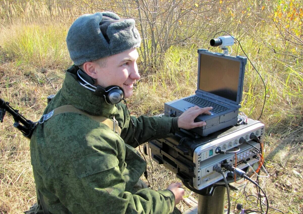 Военная связь статья. UVB-76. Жужжалка УВБ-76. Русская радиостанция УВБ-76. 1 Севастопольская бригада управления.