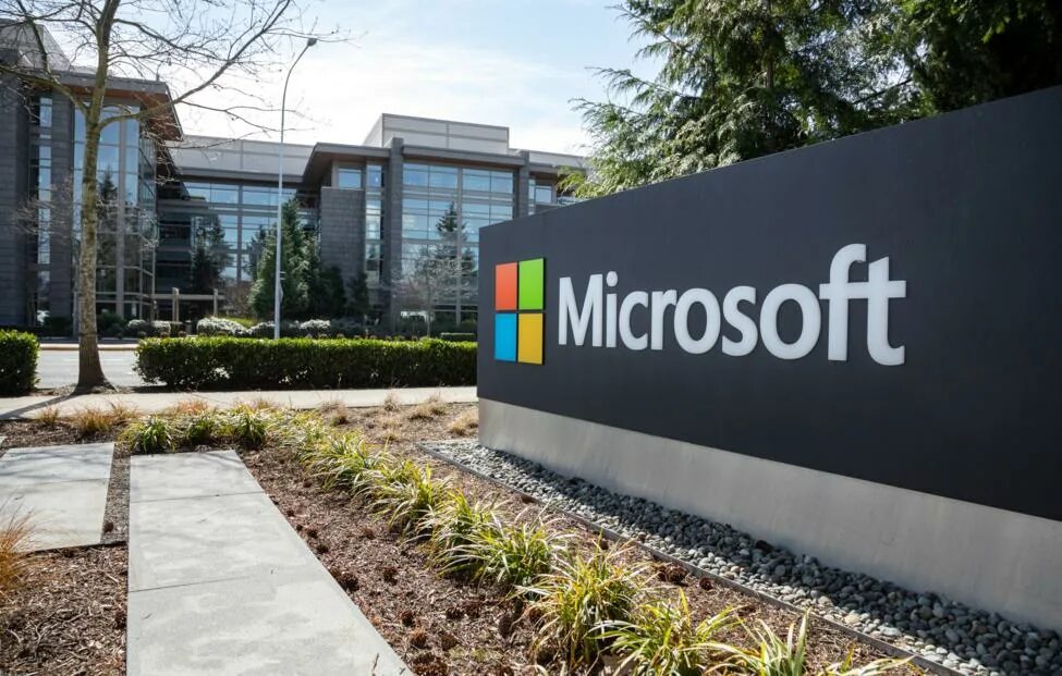 Microsoft c 2025. Майкрософт. уязвимость майкрософт. компания microsoft. офис microsoft в сша.