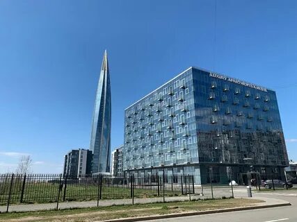 Лахта холл парковка