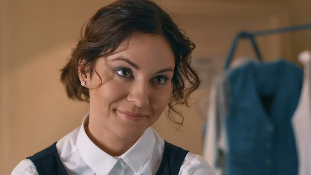 Костюм горничной для детей. Maids daughter. Maids daughter. Бретт каллен отчаянные домохозяйки. Мама с дочкой готовят.