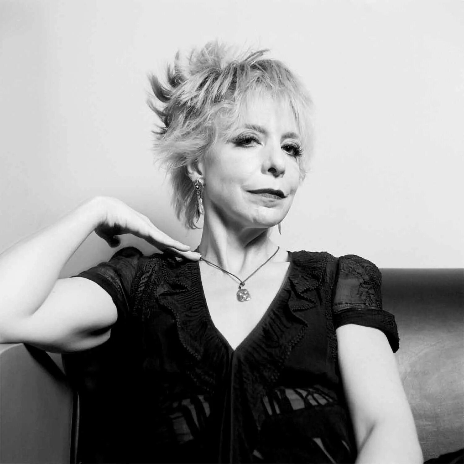 Julee cruise. Джули Круз певица. Джоли и Круз.