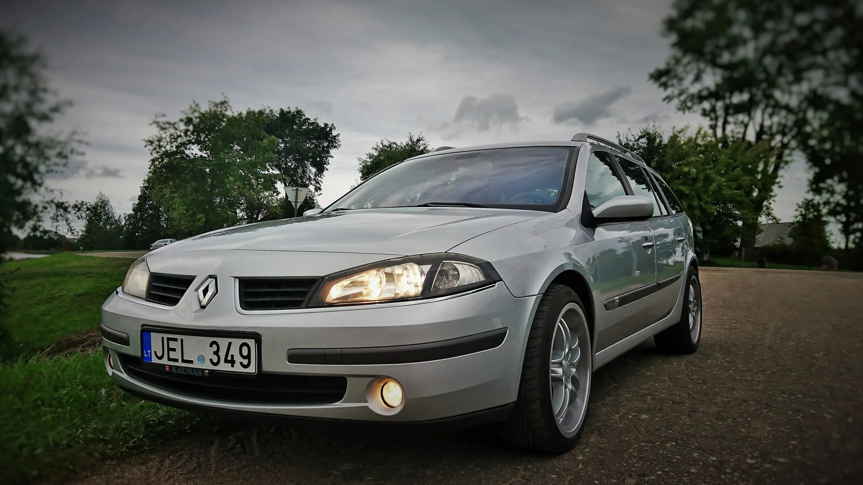 Купить renault laguna 2. Renault Laguna 2. Рено Laguna 2. Рено Лагуна 2 хэтчбек. Renault Laguna 2005.