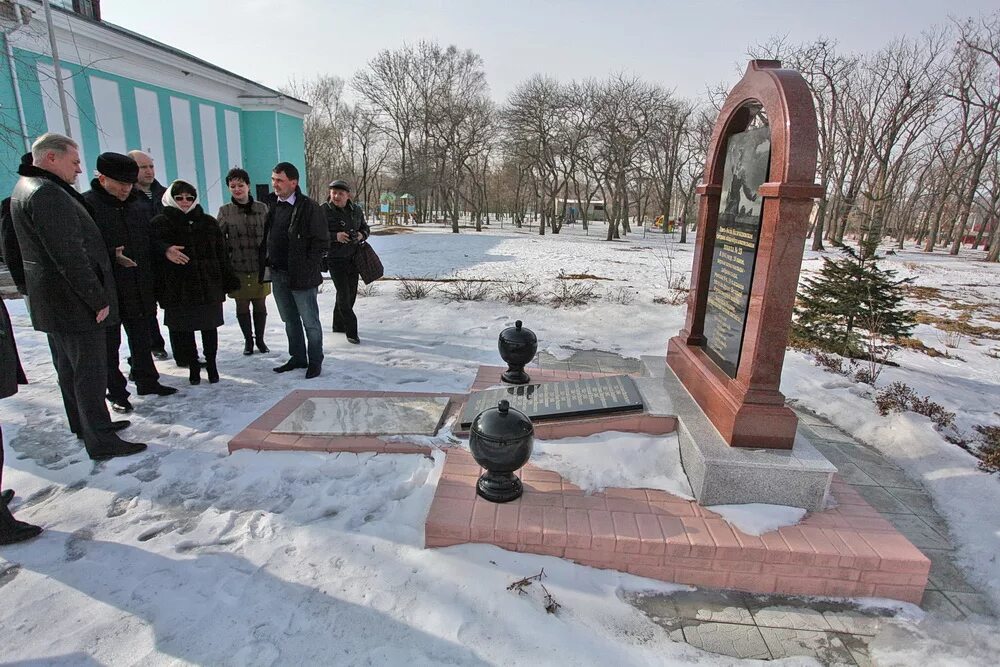 Село Вольно-Надеждинское Приморский край. Приморский край Вольно Надеждинск. Памятники Надеждинского района. Школа Вольно Надеждинское. Прохладное надеждинский район приморский край