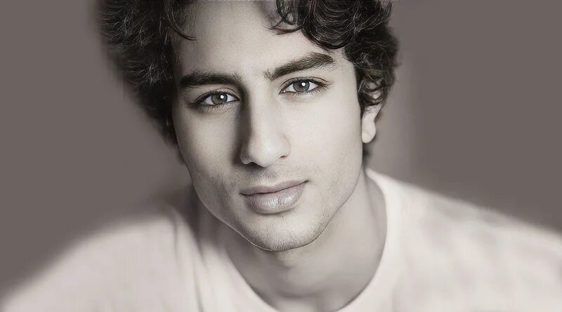 Сын красавец. Сын красавец. Сын красавец. Никто так не украшает женщину как. Сын красавец.