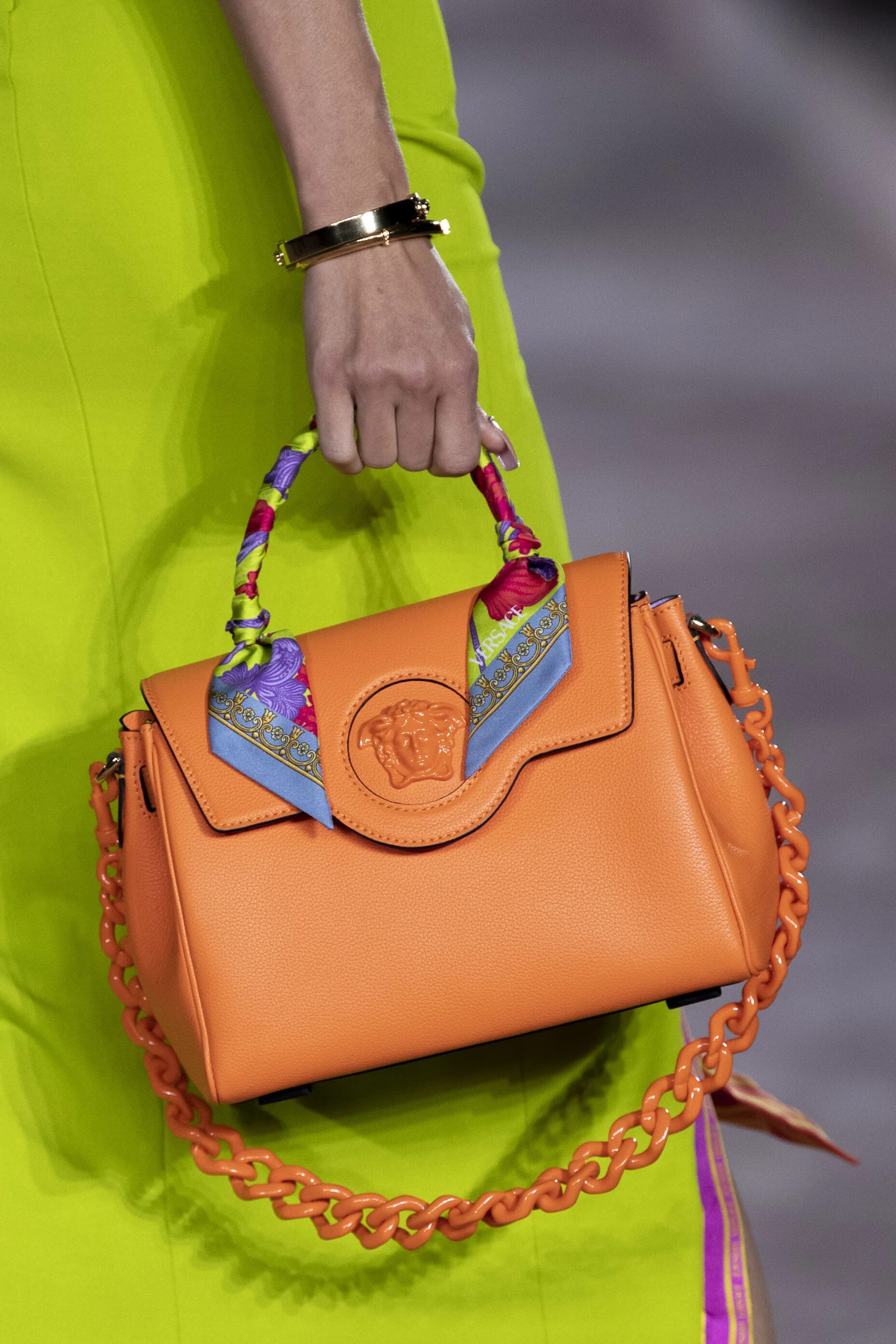 Bags 2022. Сумки prada осень зима 2021 2022. Сумки база 2022. Сумка фурла большая 2021-2022. Сумка celine 2022.