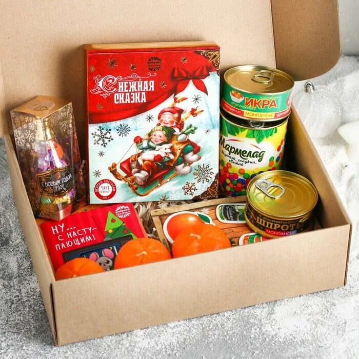 Подарки на новый год еда. Новогодний продуктовый набор. наборы новогодние подарочные продуктовые. новогодний продуктовый набор в подарок. подарочный новогодний набор..