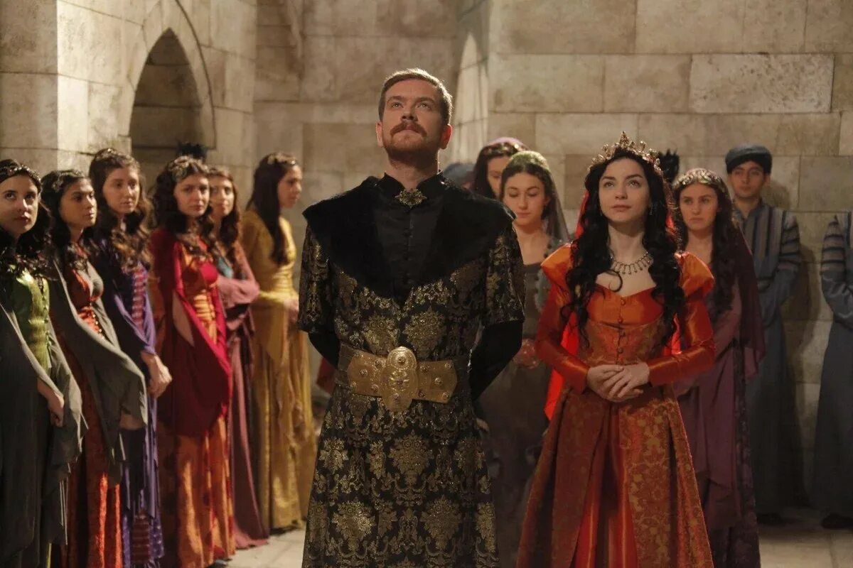 Приятный век. Великолепный век хатидже. Мерьем узерли великолепный век. Александра хюррем. Михримах султан и хюррем султан.