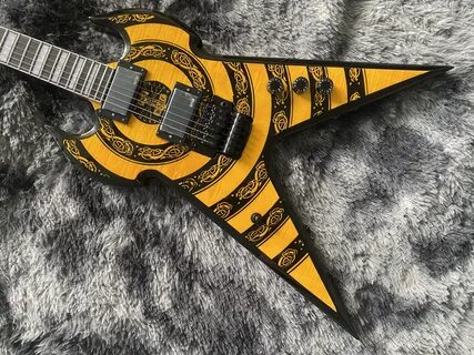 Китайская электрическая гитара Flying V Style дуплексная система Tremolo черная 