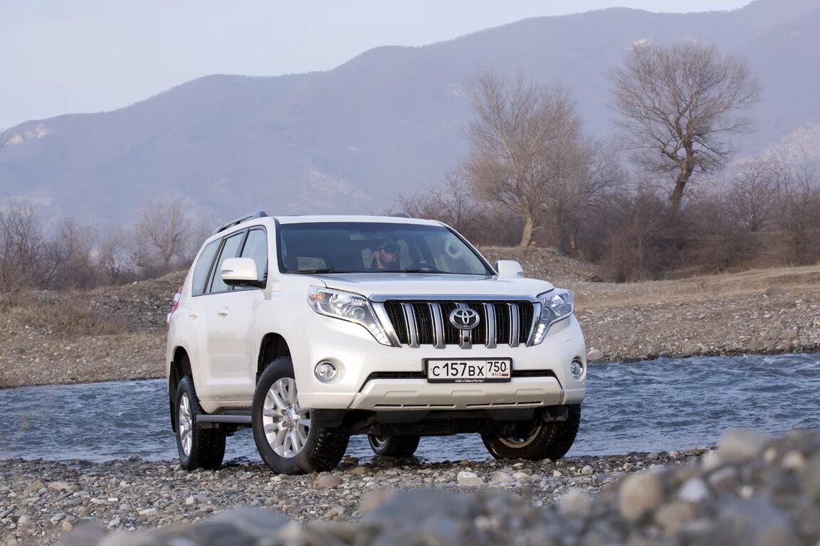 Купить прадо в новгороде. Toyota Land Cruiser Prado. Toyota Land Cruiser Prado 2016. Land Cruiser 150. Toyota Prado 150.