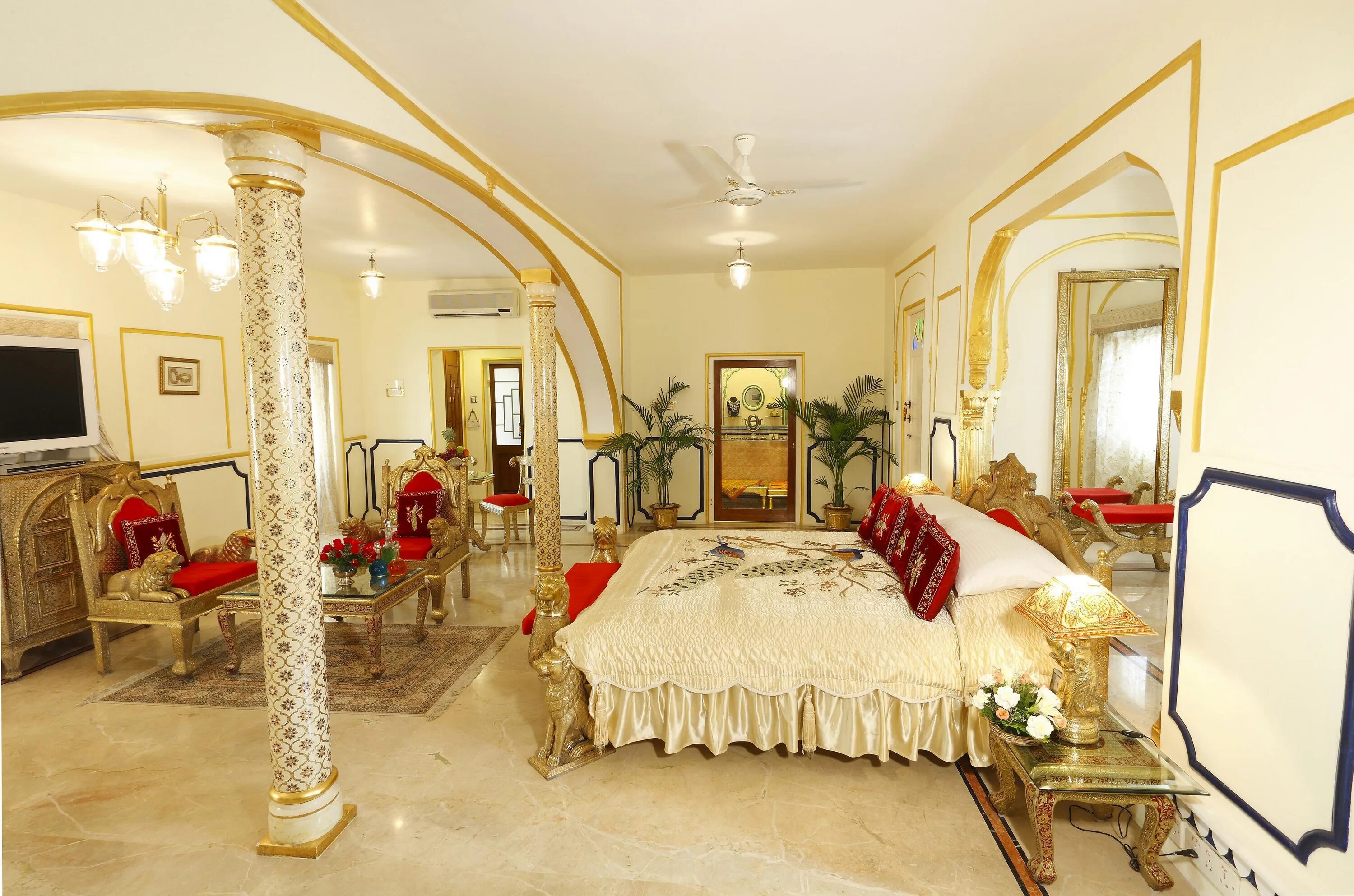 Номера богатых. Отель raj palace. «raj palace», индия. самый дорогой президентский люкс в мире. шикарные номера в отелях.