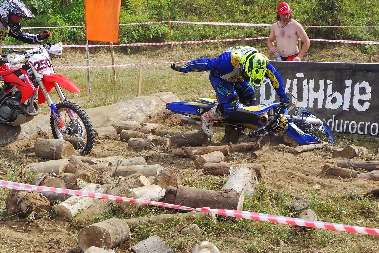 Эндуро препятствия. Ktm sportmotorcycle кроссовые. Эндуро трассы. Эндуро стадион. Эндуро препятствия.