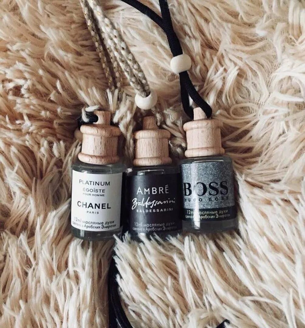 Ароматизатор в машину. Вонючка в машину. Аромат для автомобиля. Aroma black автомобильный ароматизатор. Ароматизатор для автомобиля ароматы.