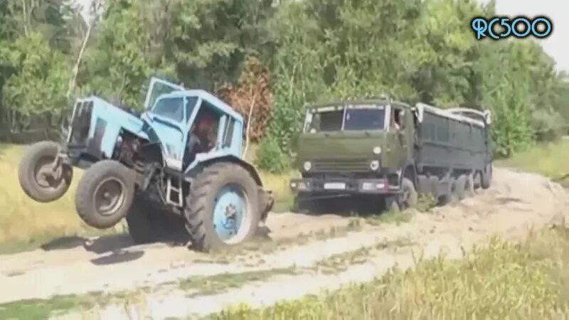 Трактористы песни видео. Видеоролики приколы про трактора. Да мы трактористы простые. Песня про тракториста. Клипы тракторов.