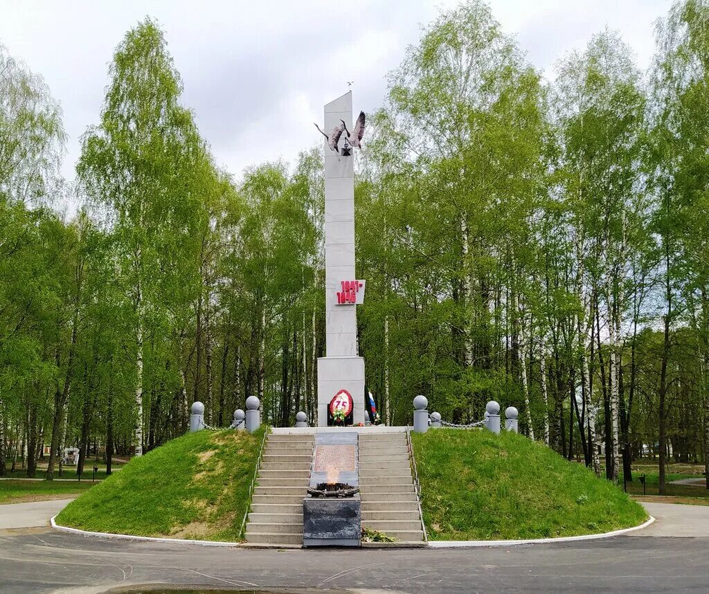 Памятники обелиски великой отечественной. Парк Победы Сокольское Нижегородской области. Парк Победы Вологда. Поселок Сокольское Нижегородская область. Мемориал ВОВ Сокольское Нижегородской.