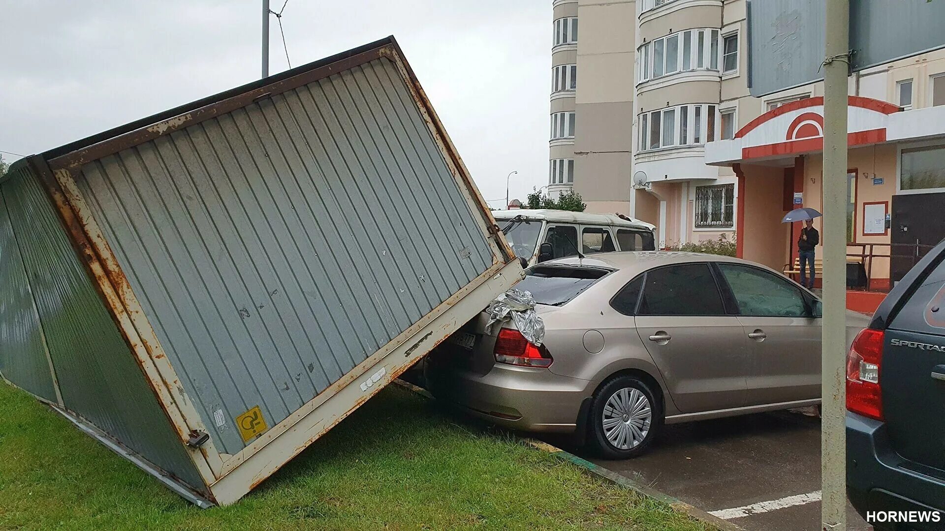 Гараж Ракушка. Ракушки в Москве гаражи. Китайский гараж Ракушка. Гараж Ракушка для Тойота Прадо 150.