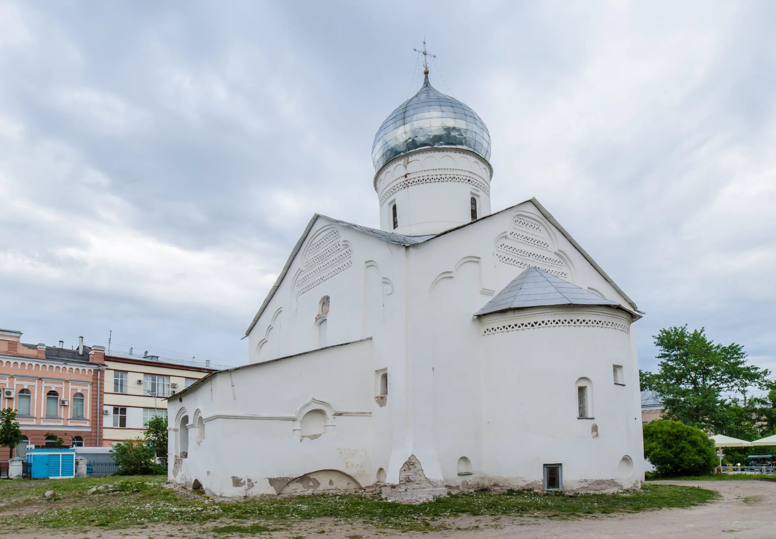 Храм димитрия солунского в великом новгороде. Церковь дмитрия солунского великий новгород. церковь димитрия солунского на славкове улице великий новгород. церковь дмитрия солунского на славкове улице. церковь дмитрия солунского псков.
