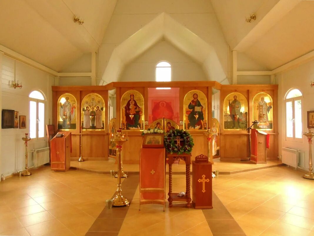 святые царственные мученики. храм царских страстотерпцев. церковь николая ii царя-страстотерпца, никольское. храм царя страстотерпца николая ii в аннино. храм св царственных страстотерпцев в п чкаловский.