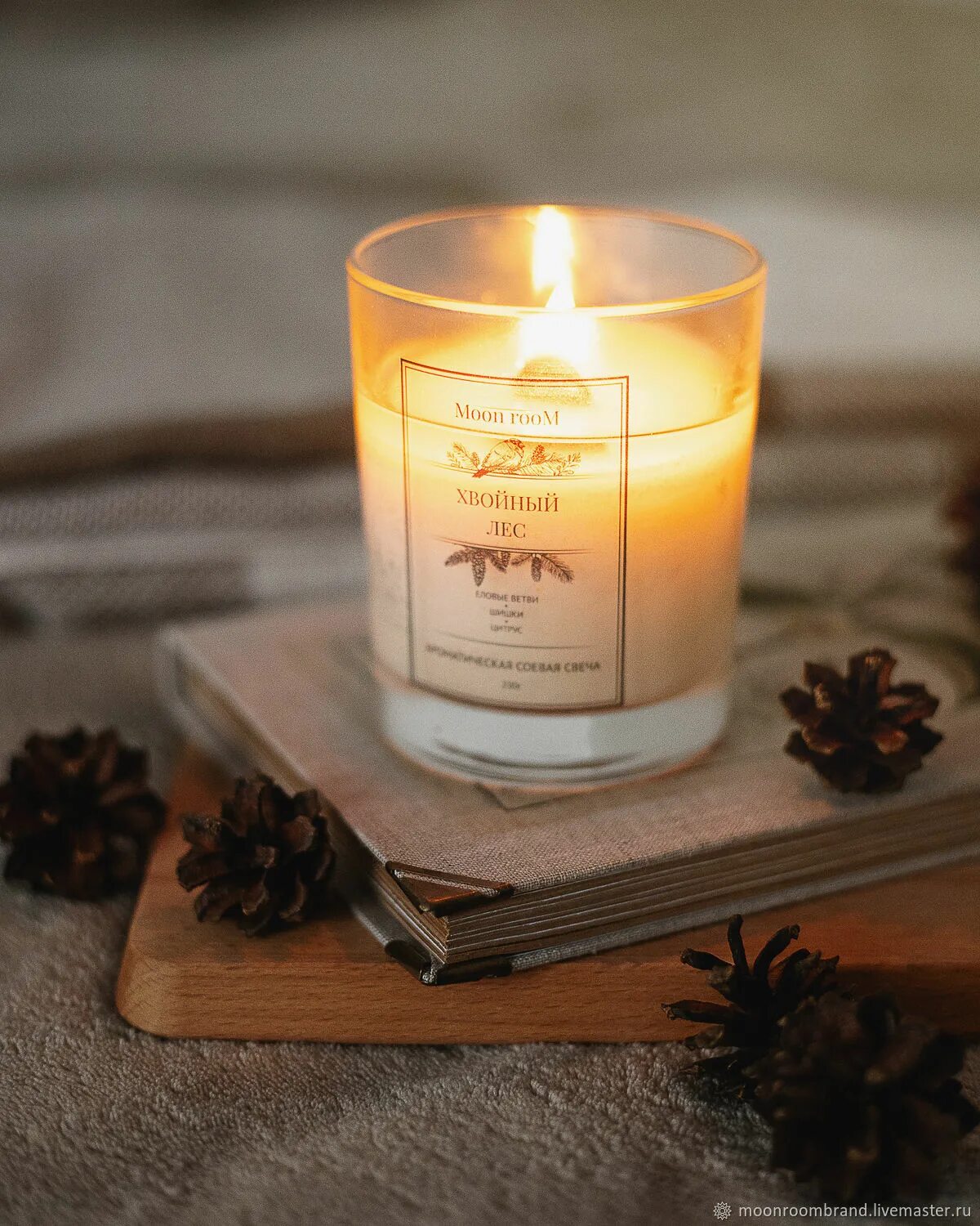 Свечи из соевого воска с деревянным фитилем. Деревянные аромасвечи. Scented candle свечи в стекле woodwick. Сечи с древесным фитилем. Деревянные аромасвечи.