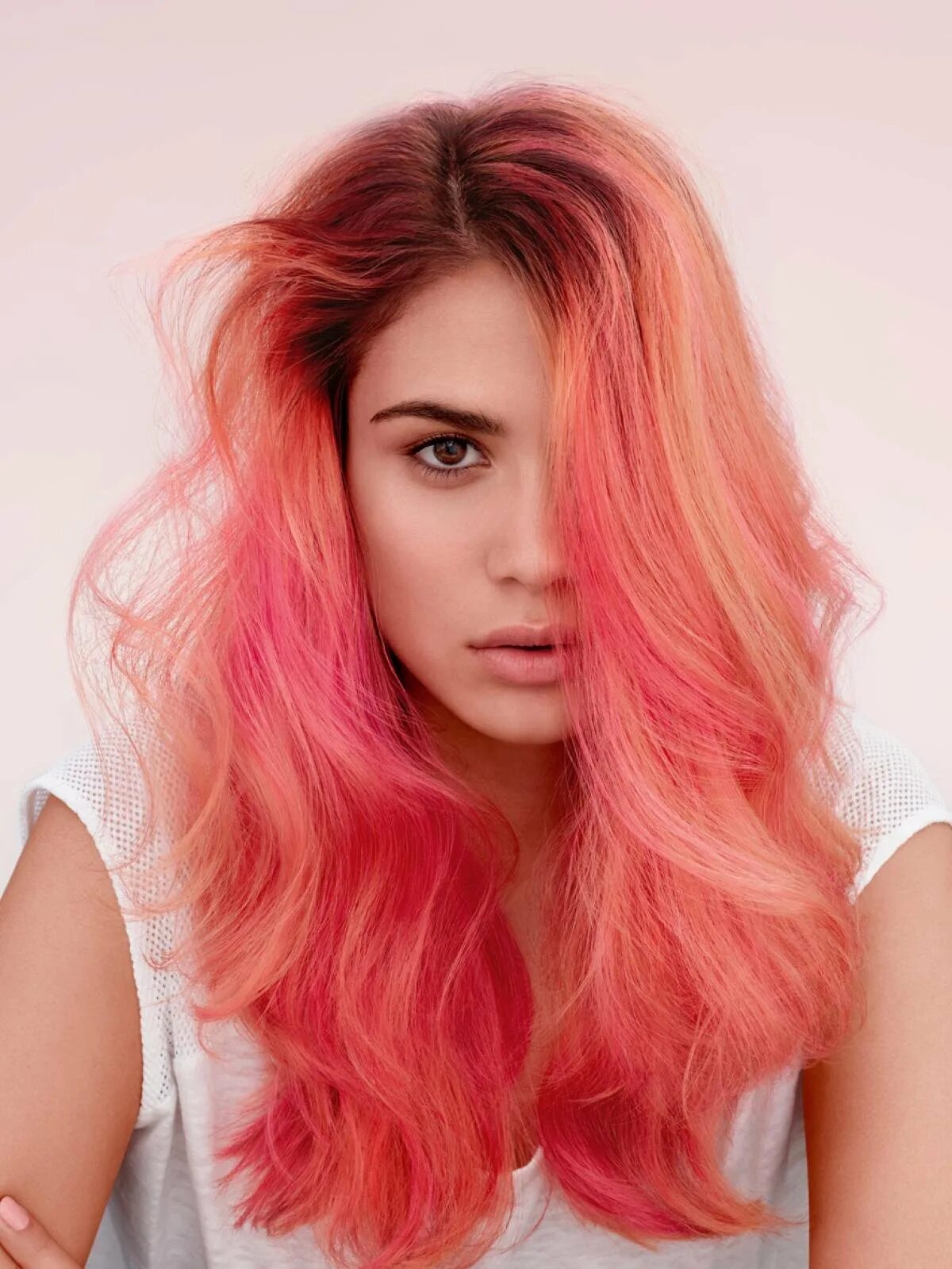Розовый цвет волос. Рыже розовые волосы. Рыже розовый цвет волос. Розово волосый