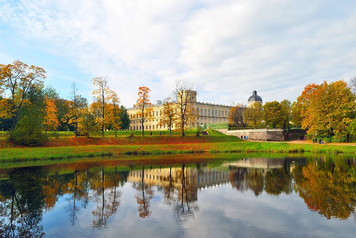 музей-заповедник гатчина. гатчина дворцово-парковый ансамбль. гатчина современная. гатчинский дворец в санкт-петербурге. город гатчина ленинградской.
