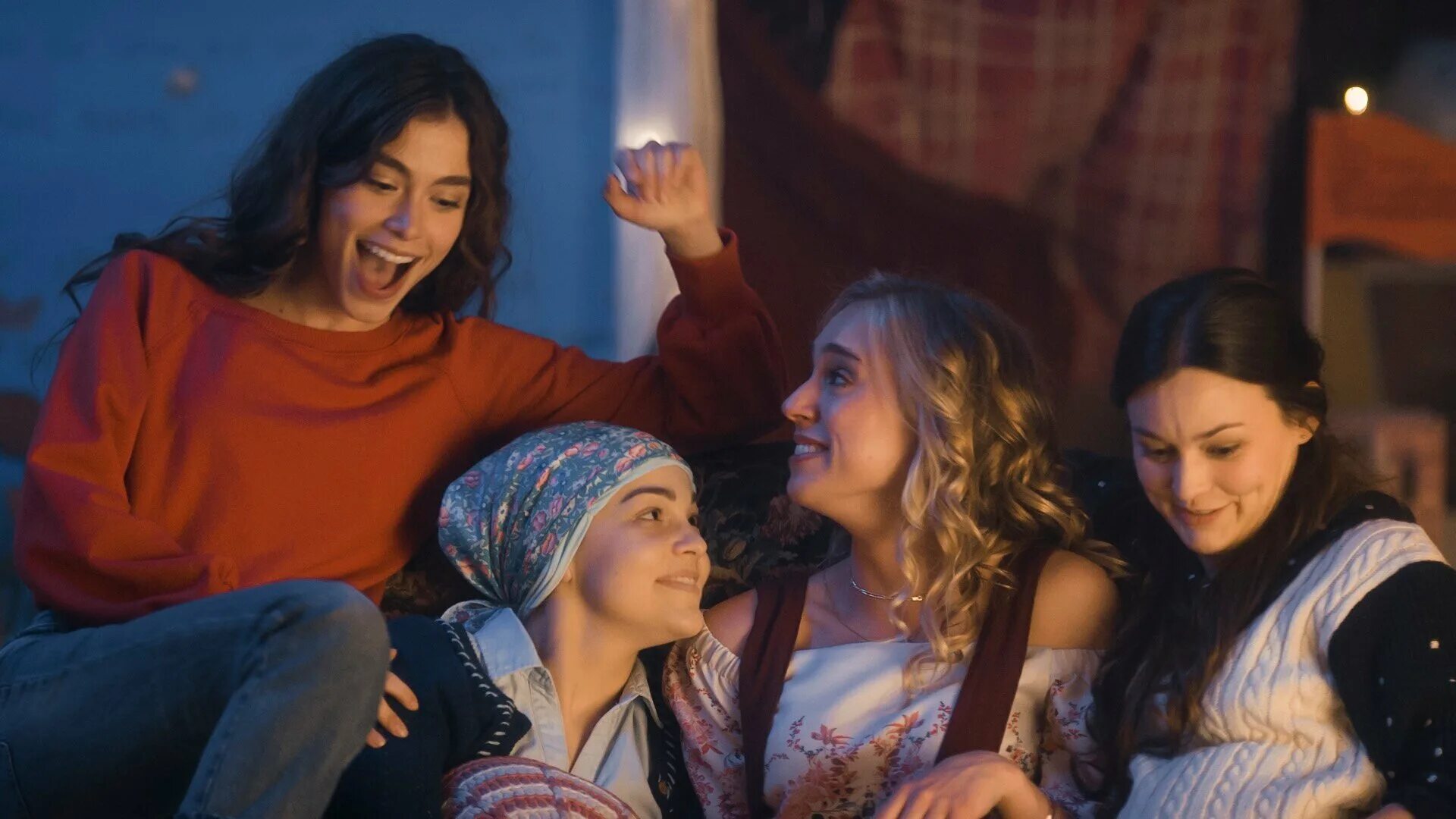 маленькие женщины. сара девенпорт маленькие женщины. сара девенпорт маленькие женщины. Les chatouilles 2018, франция. Little 2018.