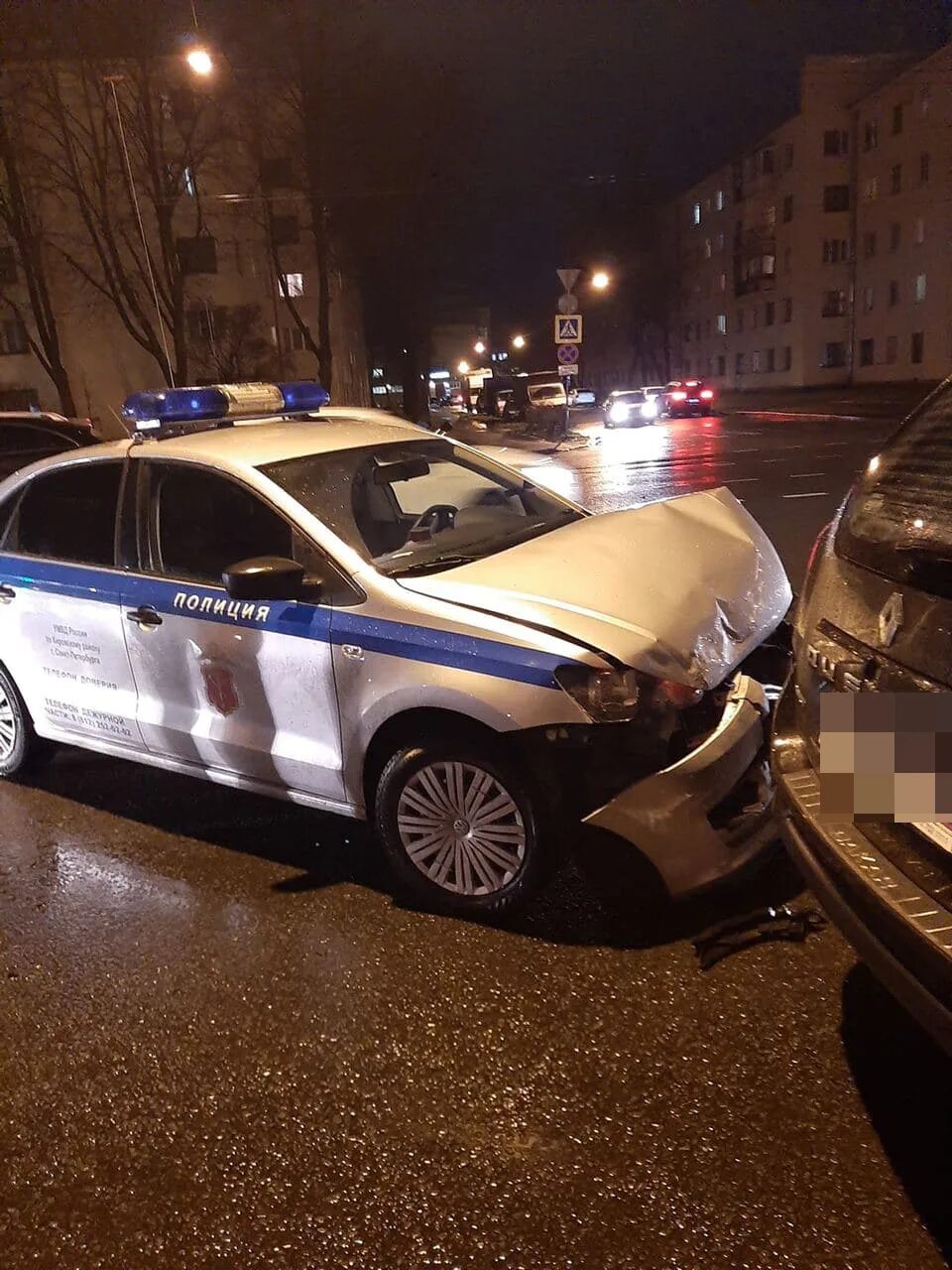 Полиция СПБ. Полицейские машины Санкт-Петербурга. Разбитые полицейские машины. Авария с полицейской машиной. Фонтанка ру новости санкт петербурга происшествия